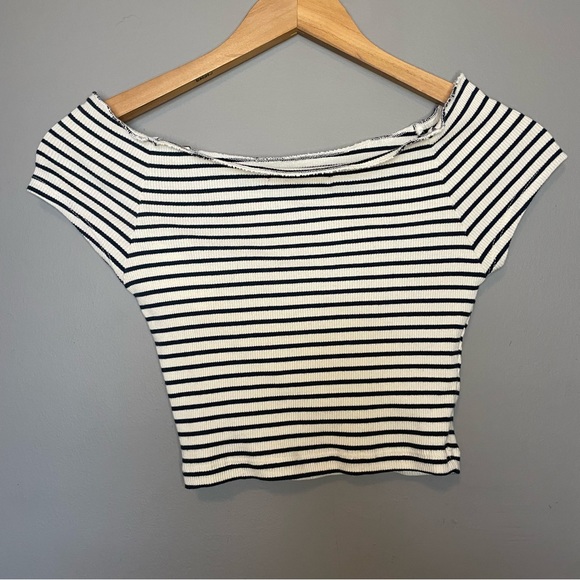 Brandy Melville Top - Picture 2 of 3